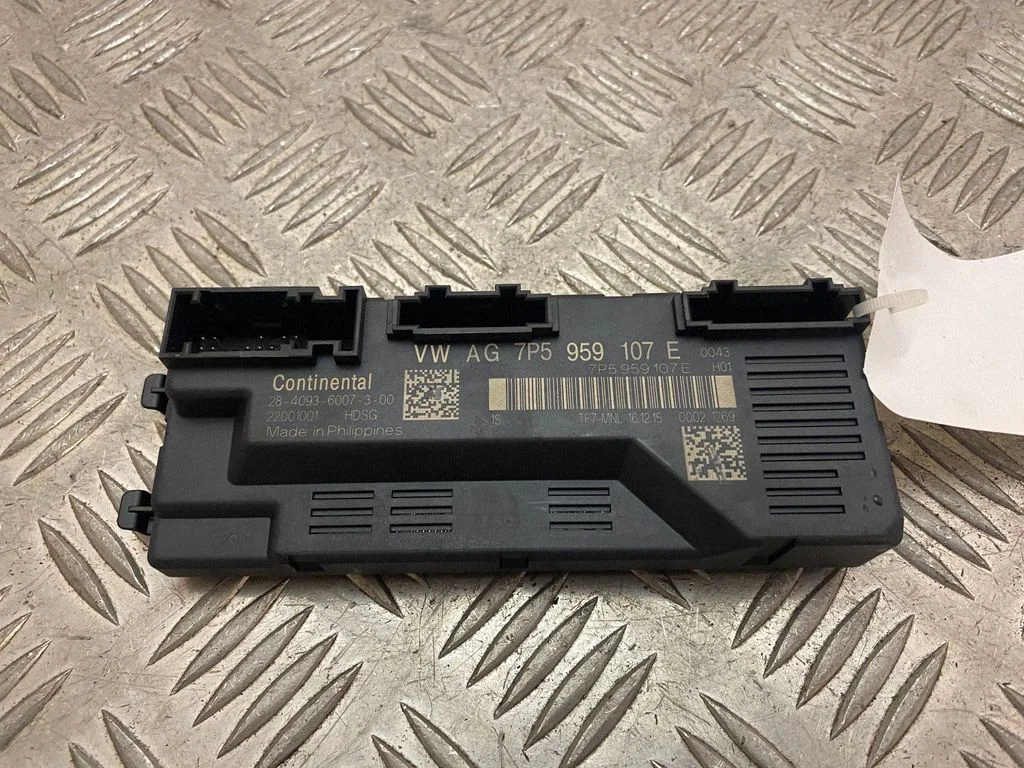 Tailgate/trunk control unit/module 7P5959107E