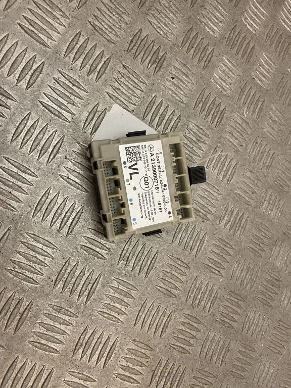 Durvju elektronikas vadības bloks A2139000718