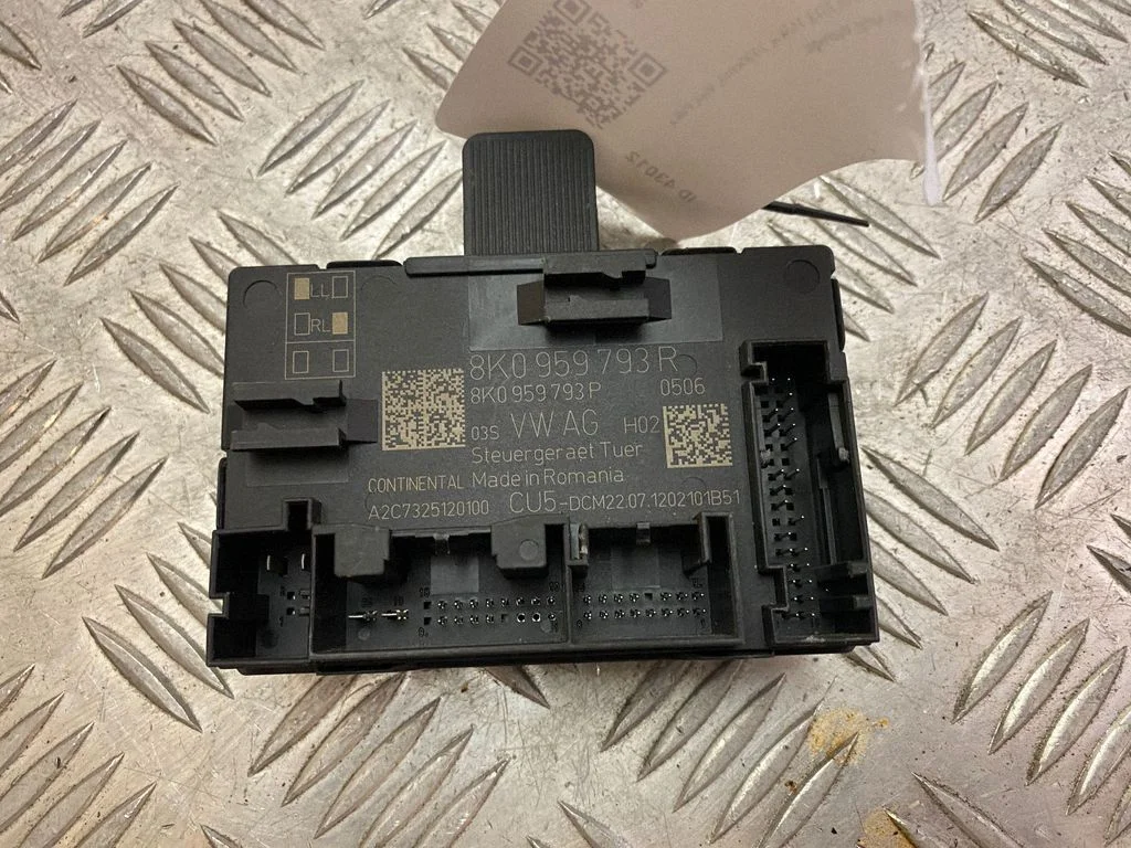 Door control unit/module – Audi Q5 SQ5 8R (2008-2017)