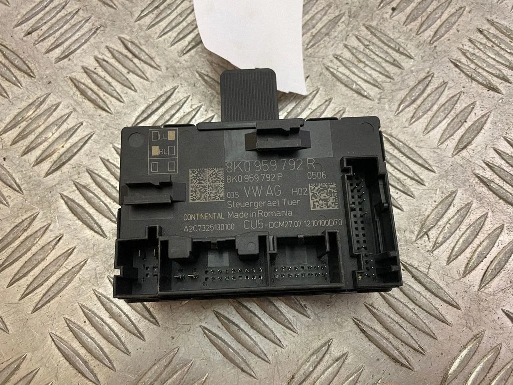 Durvju elektronikas vadības bloks – Audi Q5 SQ5 8R (2008-2017)