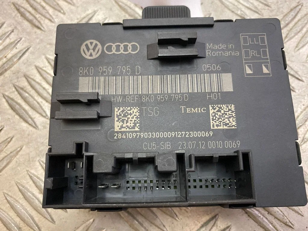 Door control unit/module – Audi Q5 SQ5 8R (2008-2017)
