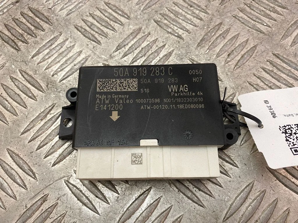 Parkošanās (PDC) sensoru vadības bloks 5QA919283C