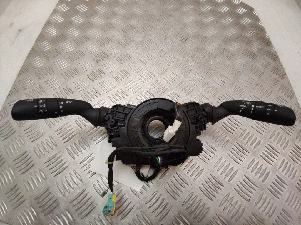 Wiper turn signal indicator stalk/switch 4220017L021