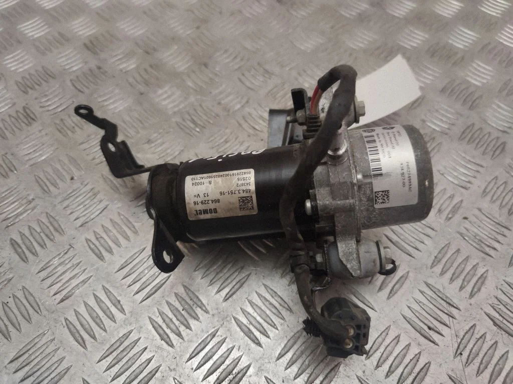 Vacuum pump 68274999AC