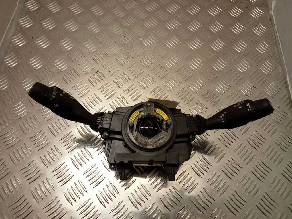 Wiper turn signal indicator stalk/switch 31443763