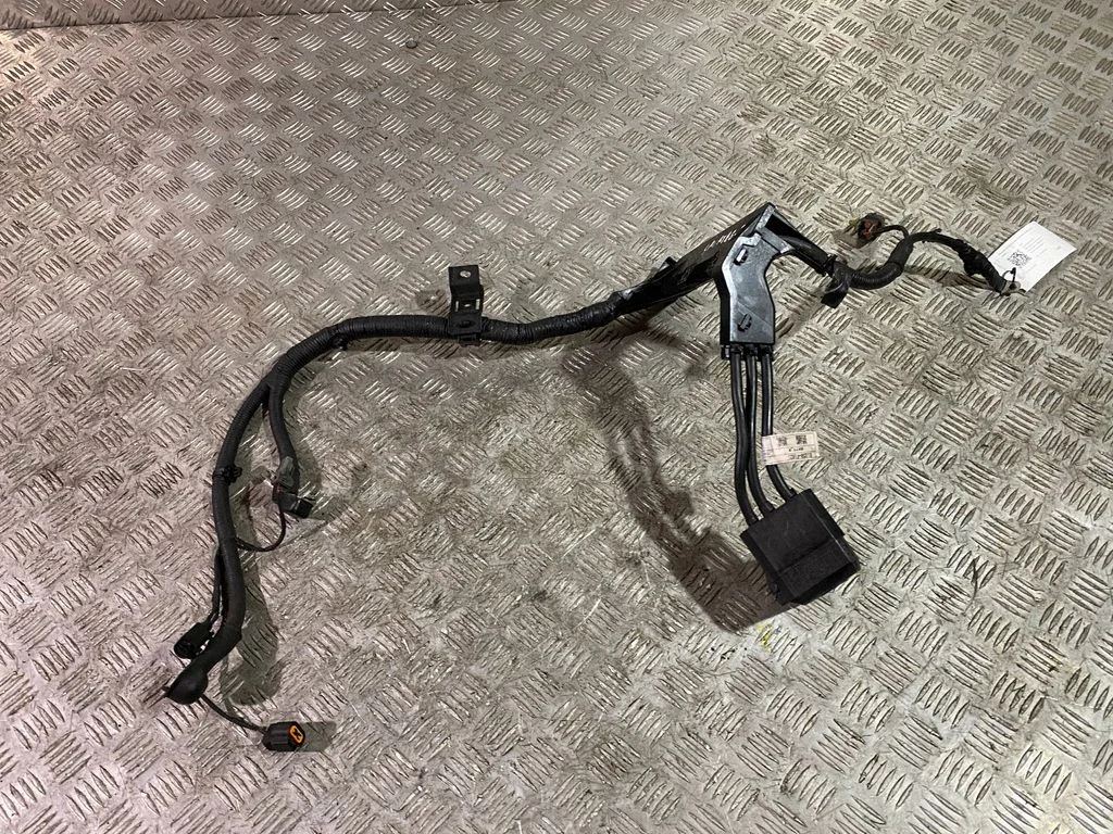 Positive cable (battery) 91850F1021