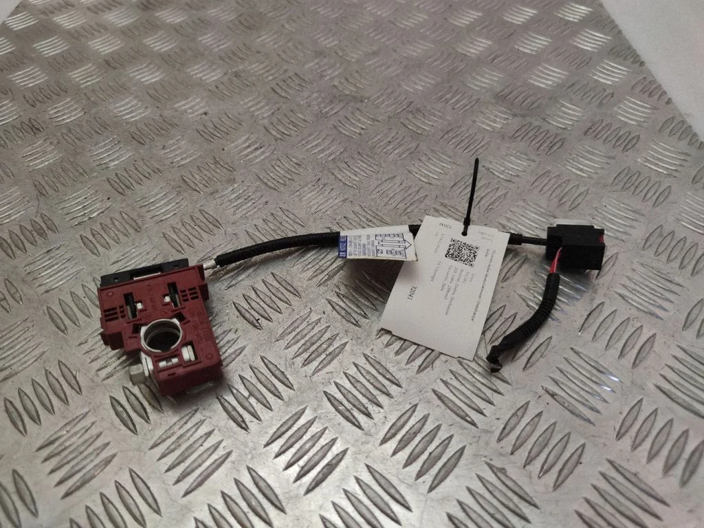 Positive cable (battery) – Lexus NX (2014-2021)