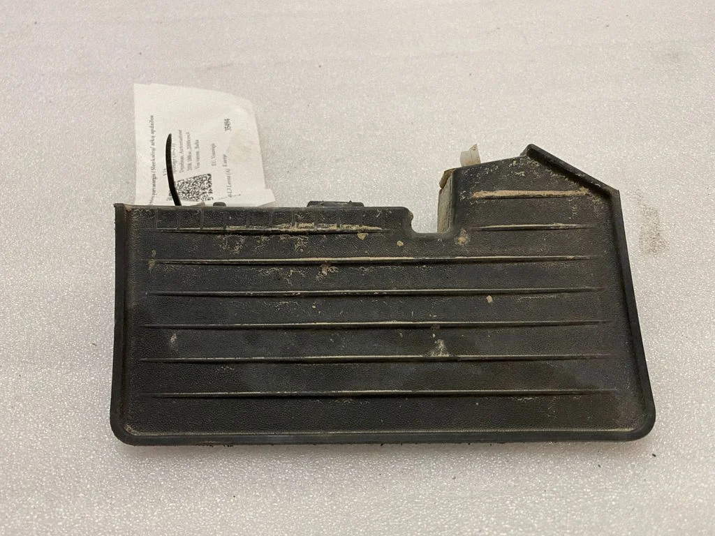 Front mudguard – left
