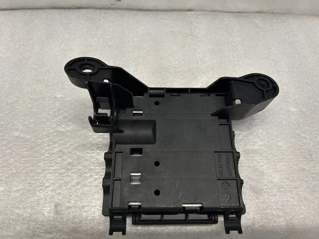 Plussjuhtmete ühendussõlm 4G0937517