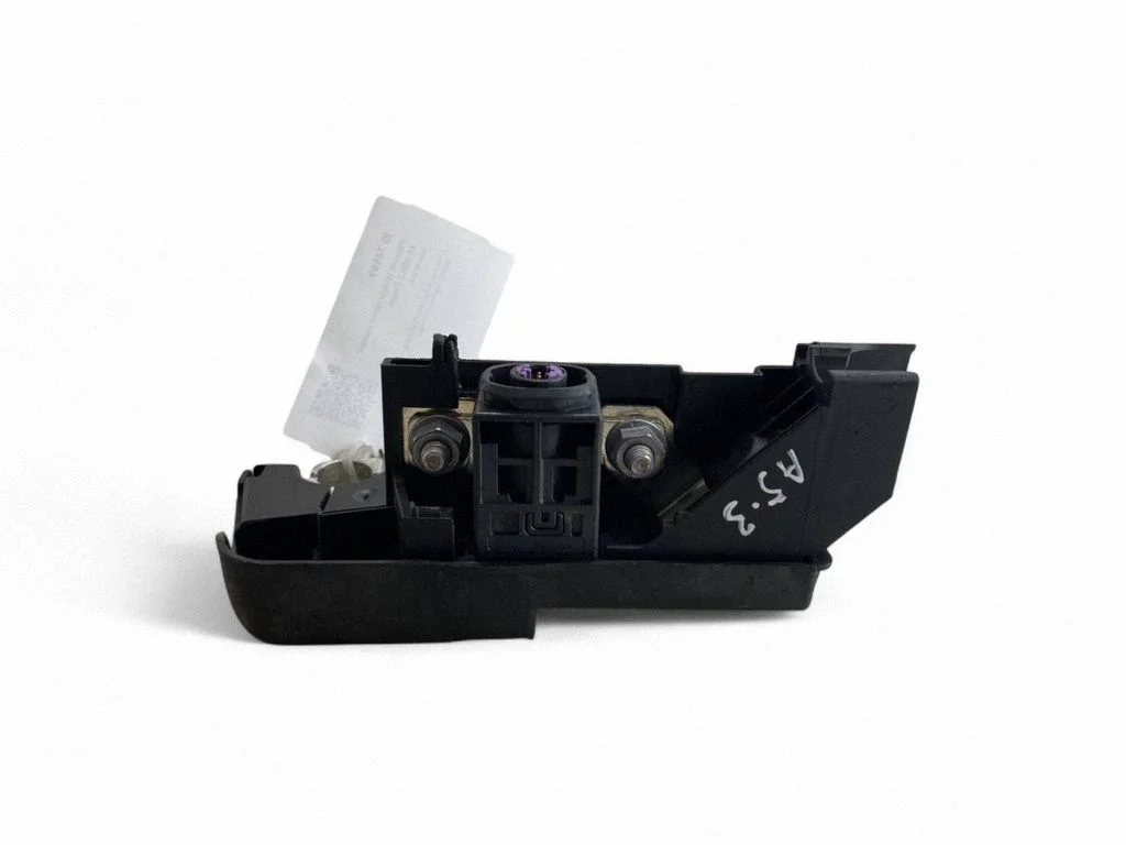 Plussjuhtmete ühendussõlm 8W0915459E