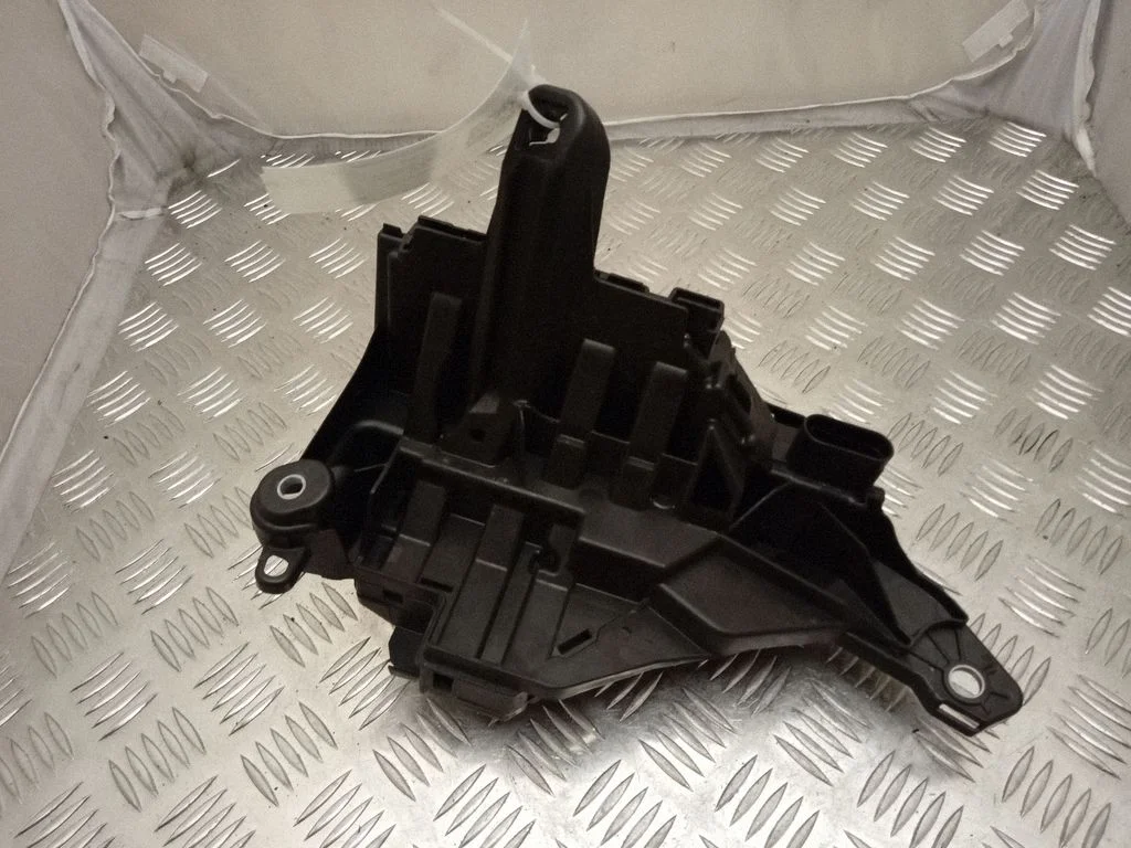 Plusa vadu savienojuma mezgls A2135462900