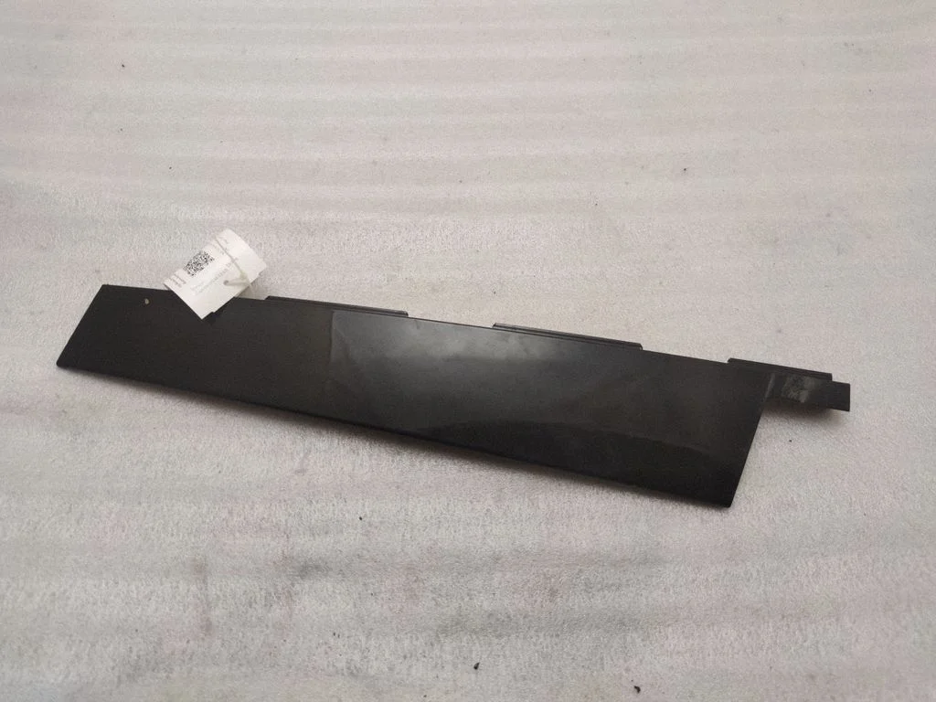 Front door trim (molding) 7P5853318F