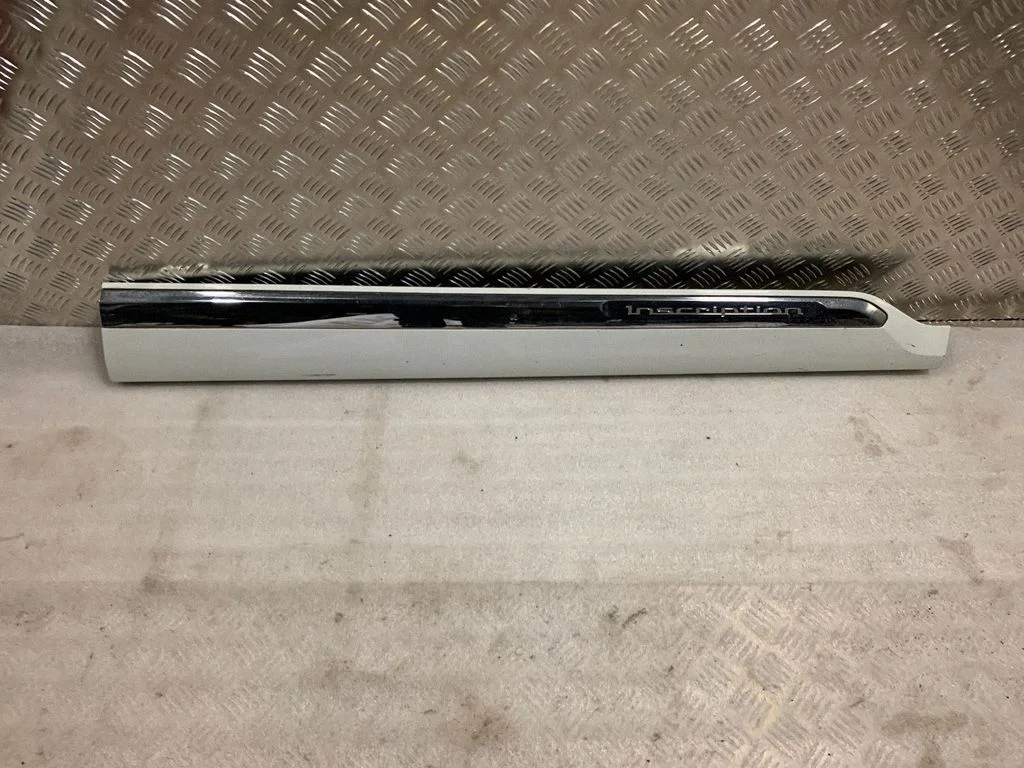 Front door trim (molding) 31448428