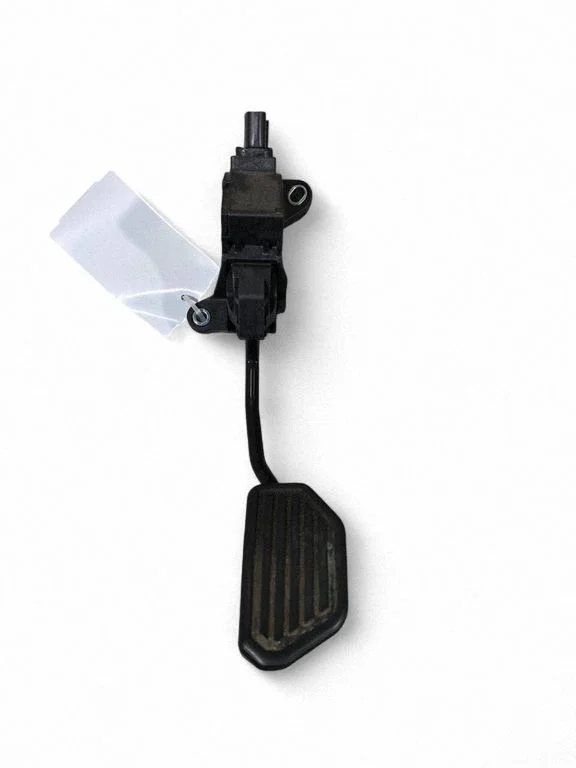 Accelerator throttle pedal – Lexus NX (2014-2021)