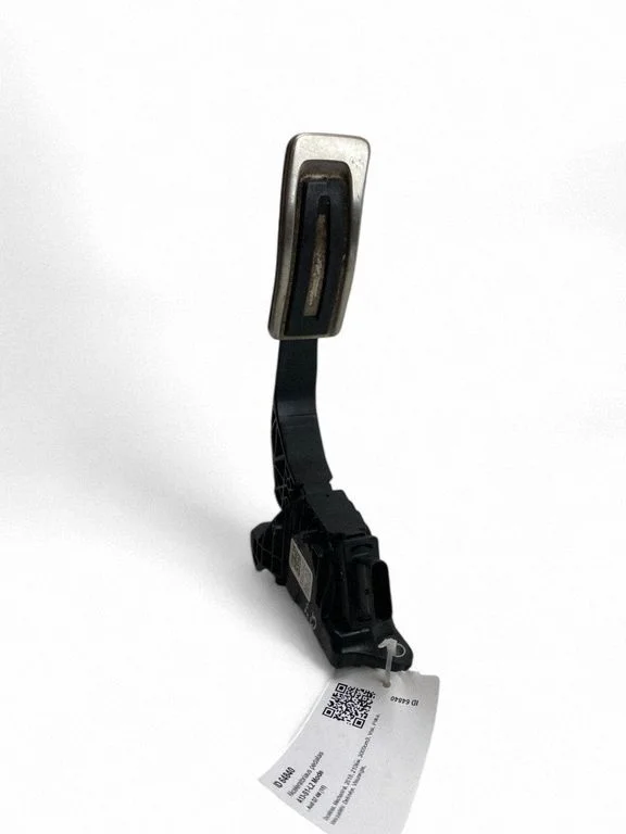 Accelerator throttle pedal 8W1723523A