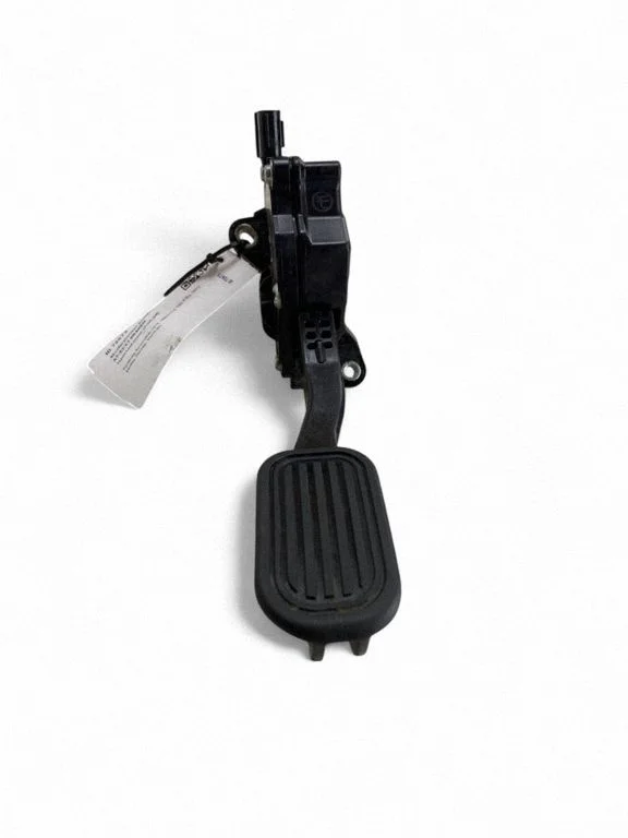 Accelerator throttle pedal – Toyota Land Cruiser (J150) (2009-)