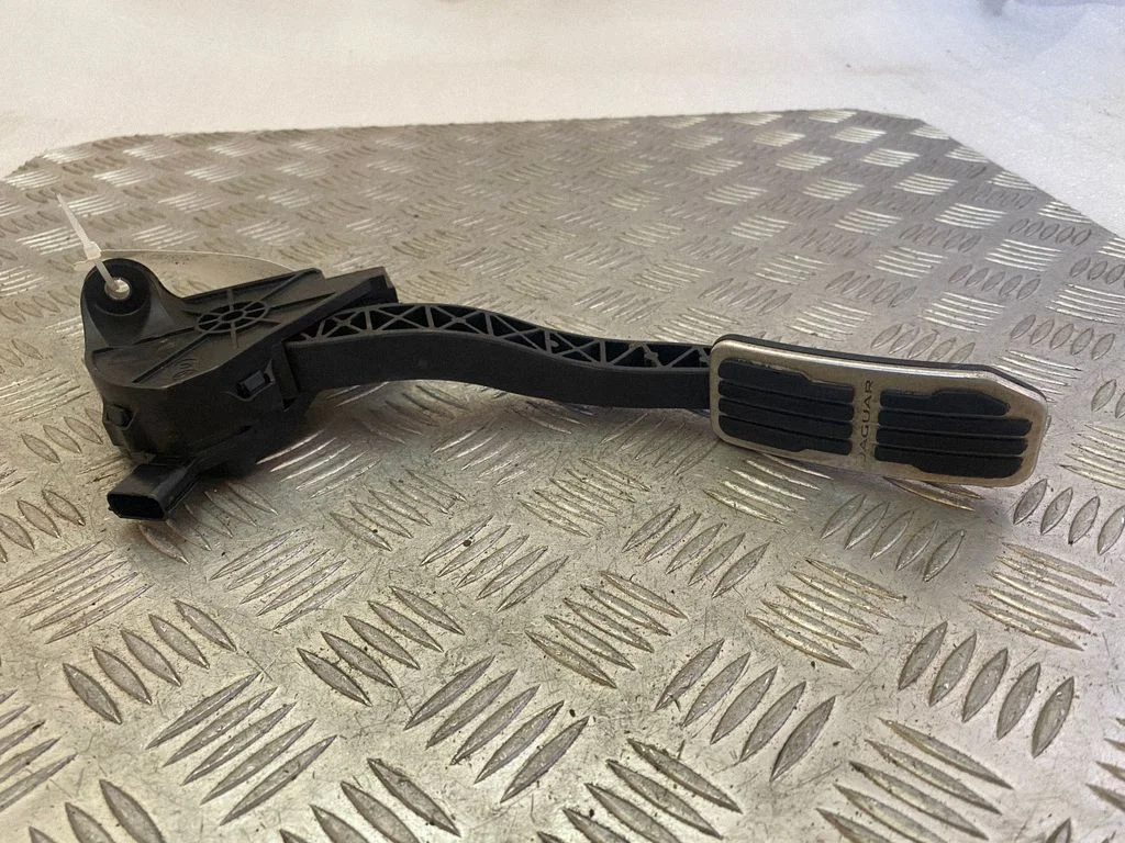 Pedał gazu HK8M9F836CA