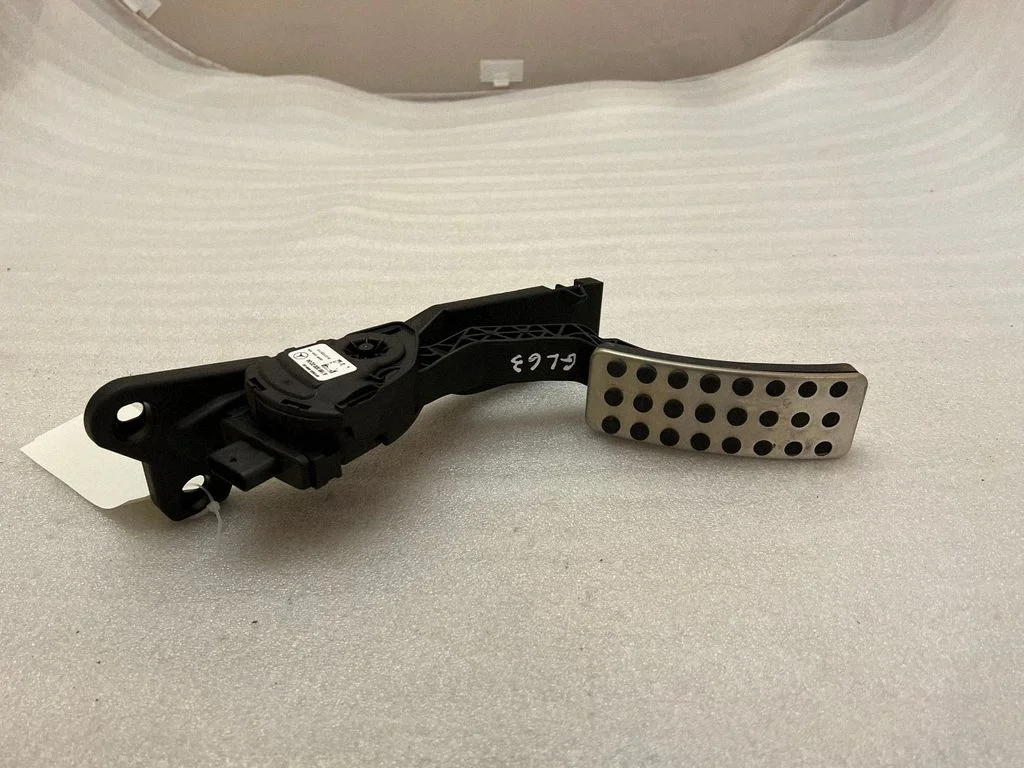 Accelerator throttle pedal – Mercedes-Benz GLS-Class X166 (2015-2019)