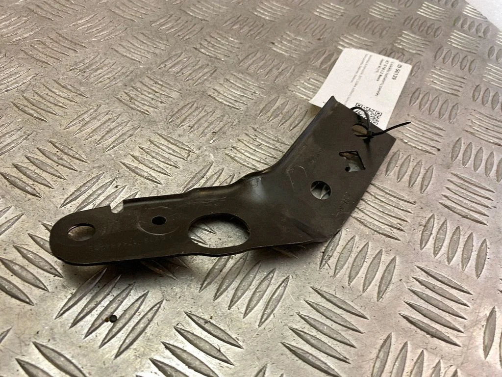 Radiatoru paneļa kronšteins – Jaguar XE (2015-)