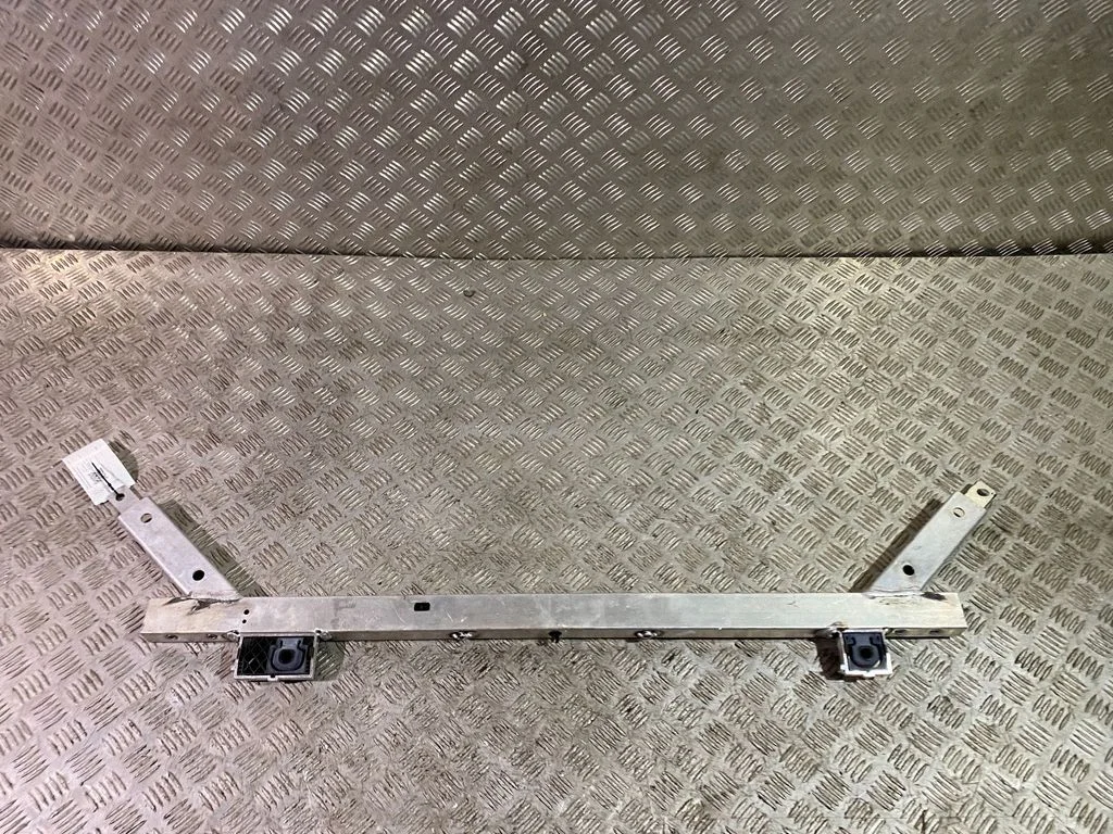 Radiator support slam panel bracket 31688772