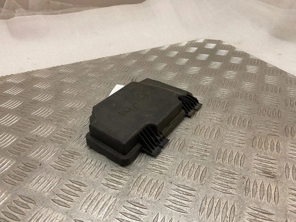 Fuse box cover – Mercedes-Benz GLC-Class C253 (2016-)