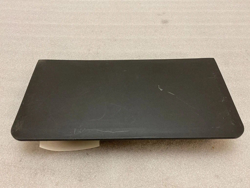 Fuse box cover A1665404416