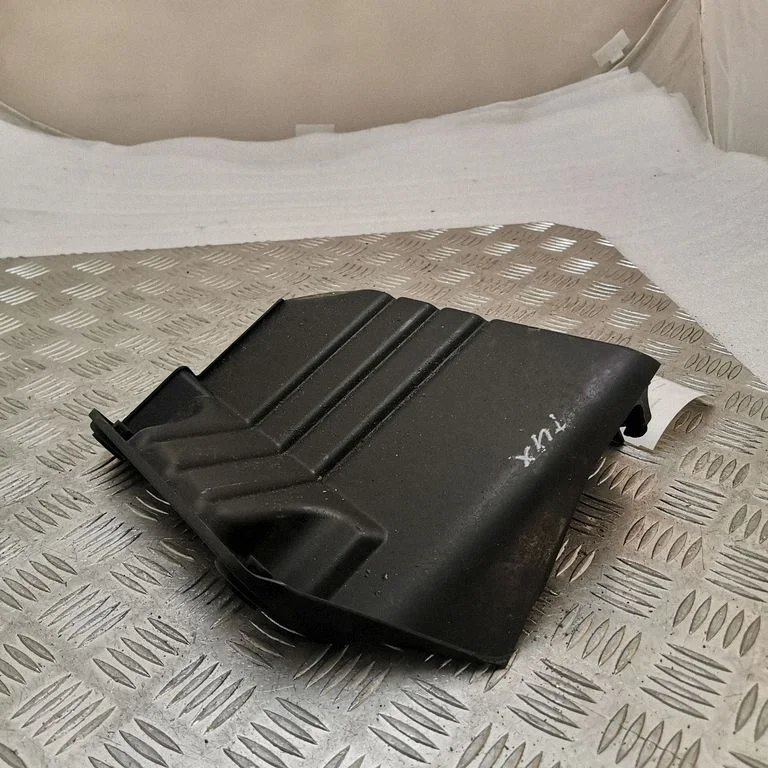 Cita apakšas detaļa 86677N7000