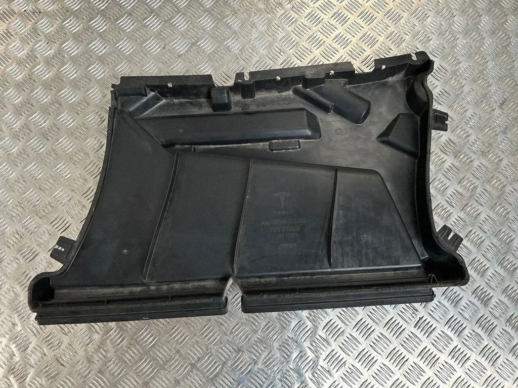 Other engine bay part – Tesla Model S (2012-)