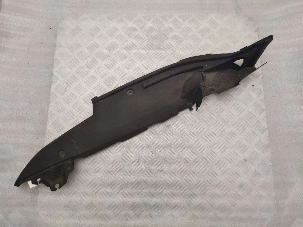 Other engine bay part – Lexus RX 450H (2016-)