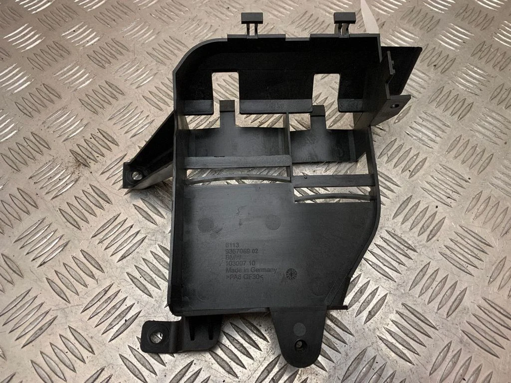 Other engine bay part 9367069