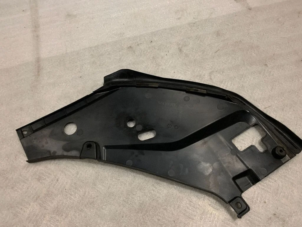 Other engine bay part 31386869
