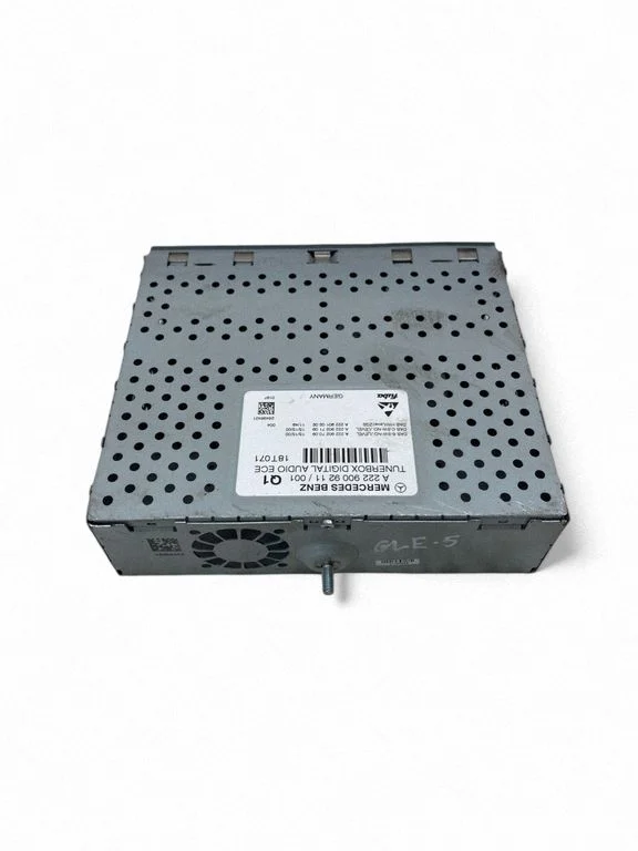 Radio/CD/DVD/GPS head unit A2229009211