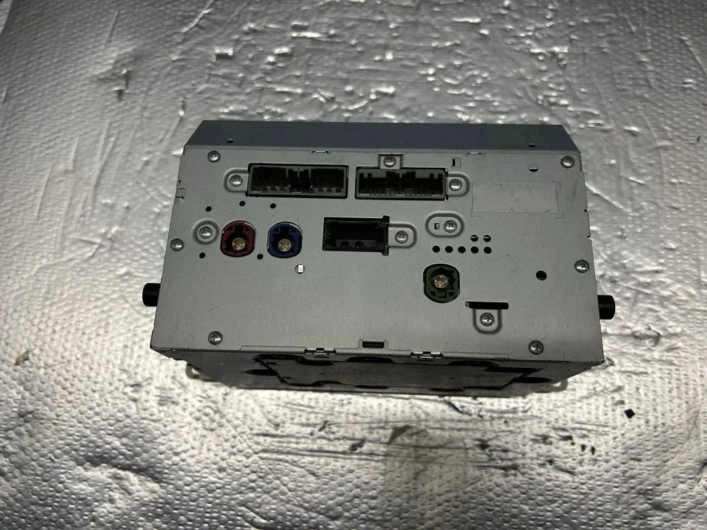 Radio/CD/DVD/GPS head unit – Volvo S90, V90 (2016-)