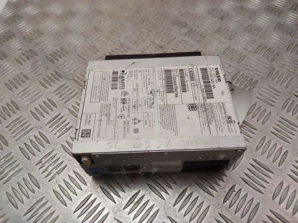 Radio/CD/DVD/GPS head unit 31667305AA