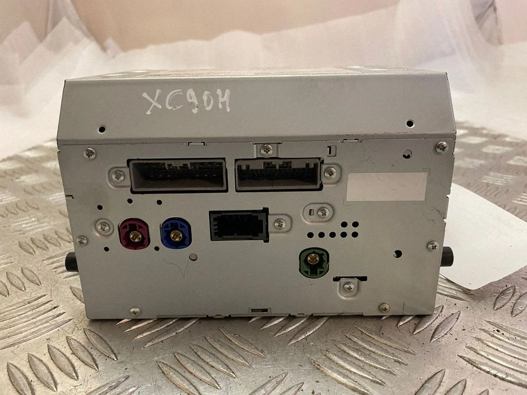 Radio/CD/DVD/GPS head unit 31667546
