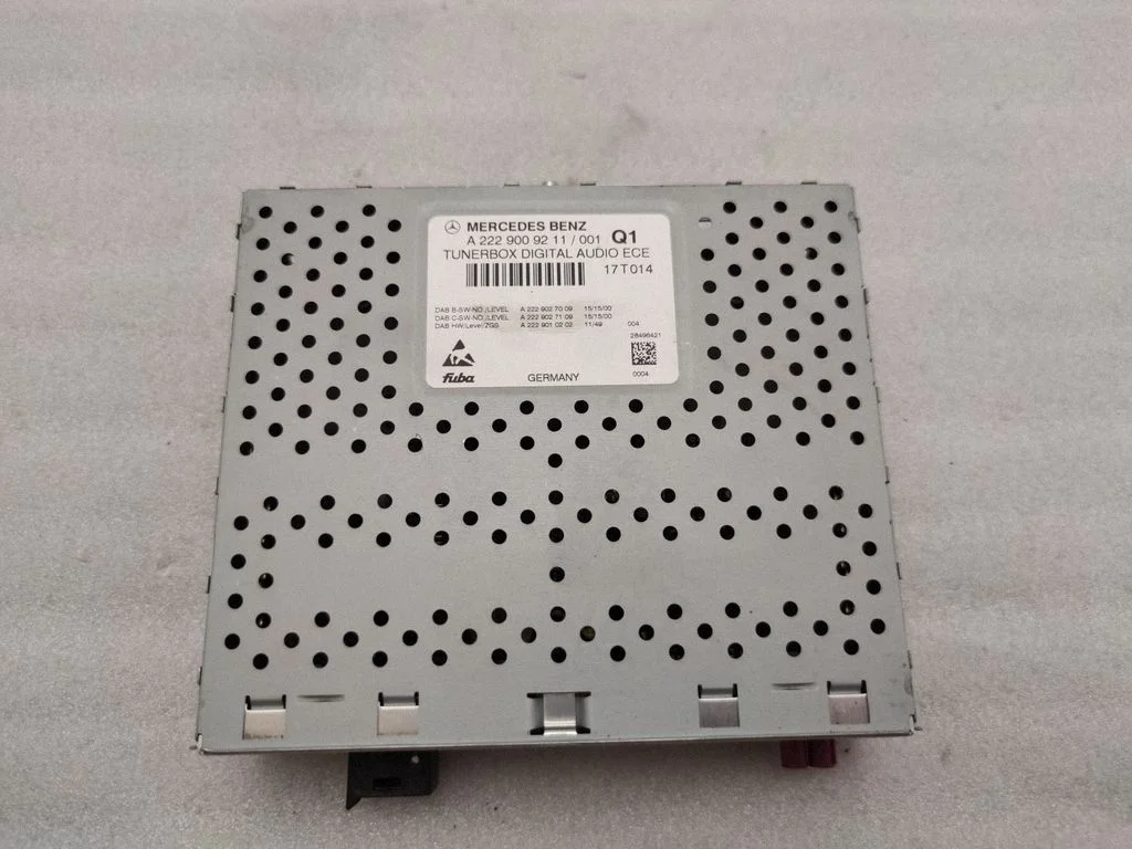 Radio/CD/DVD atskaņotājs/navigācija A2229009211