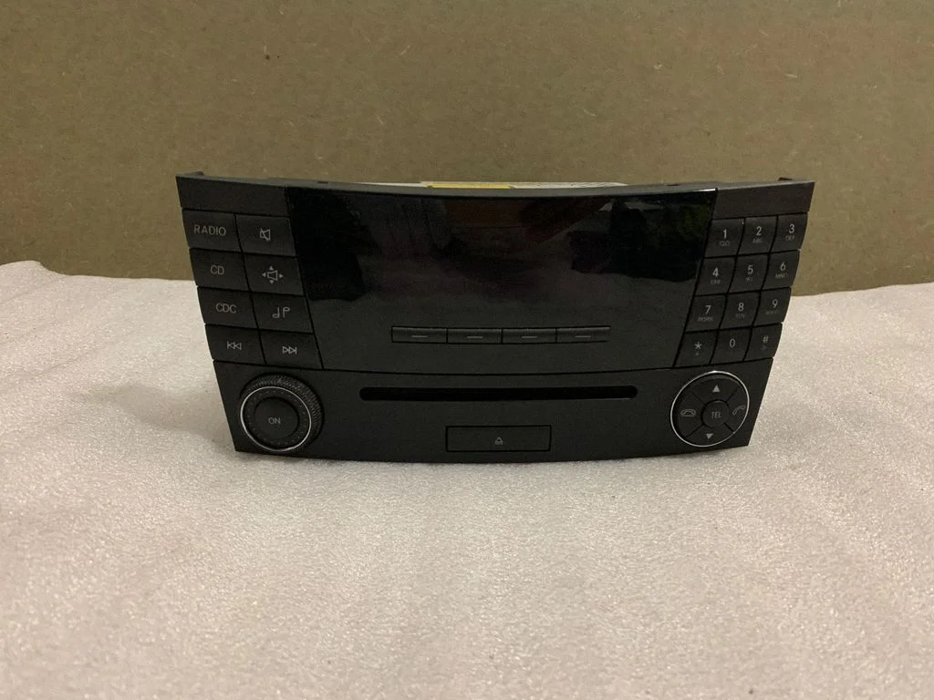 Radio/CD/DVD atskaņotājs/navigācija – Mercedes-Benz E klase W211 (2002-2009)
