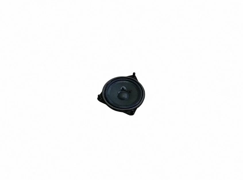 Skaļrunis (-ņi) priekšējās durvīs A2228200202