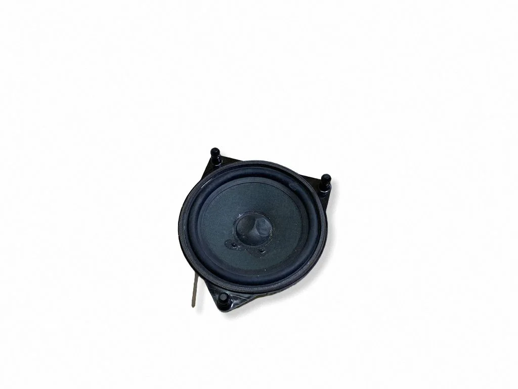Skaļrunis (-ņi) priekšējās durvīs A2728200202
