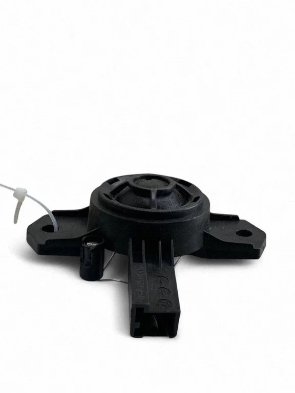 Skaļrunis (-ņi) priekšējās durvīs 31350426