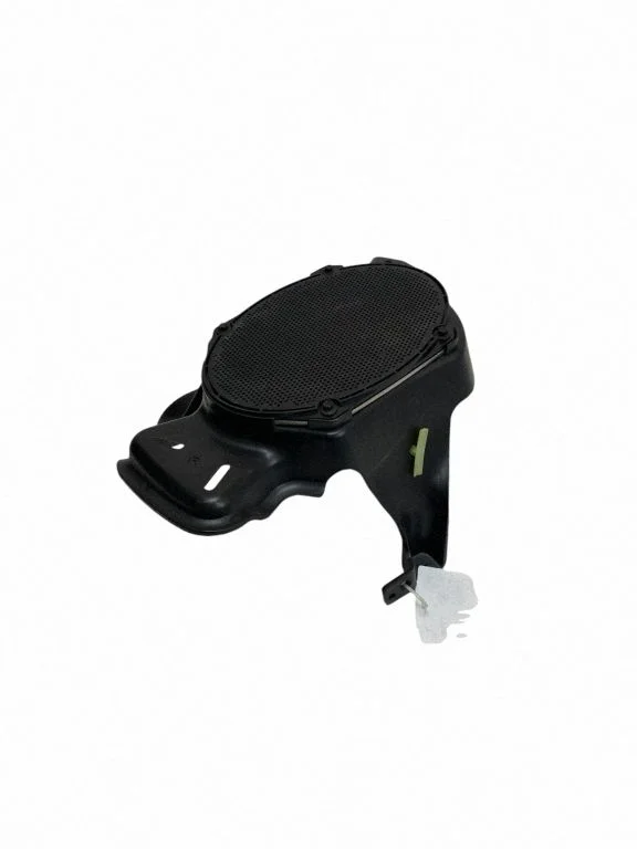 Skaļrunis (-ņi) priekšējās durvīs 7U5T18808CA