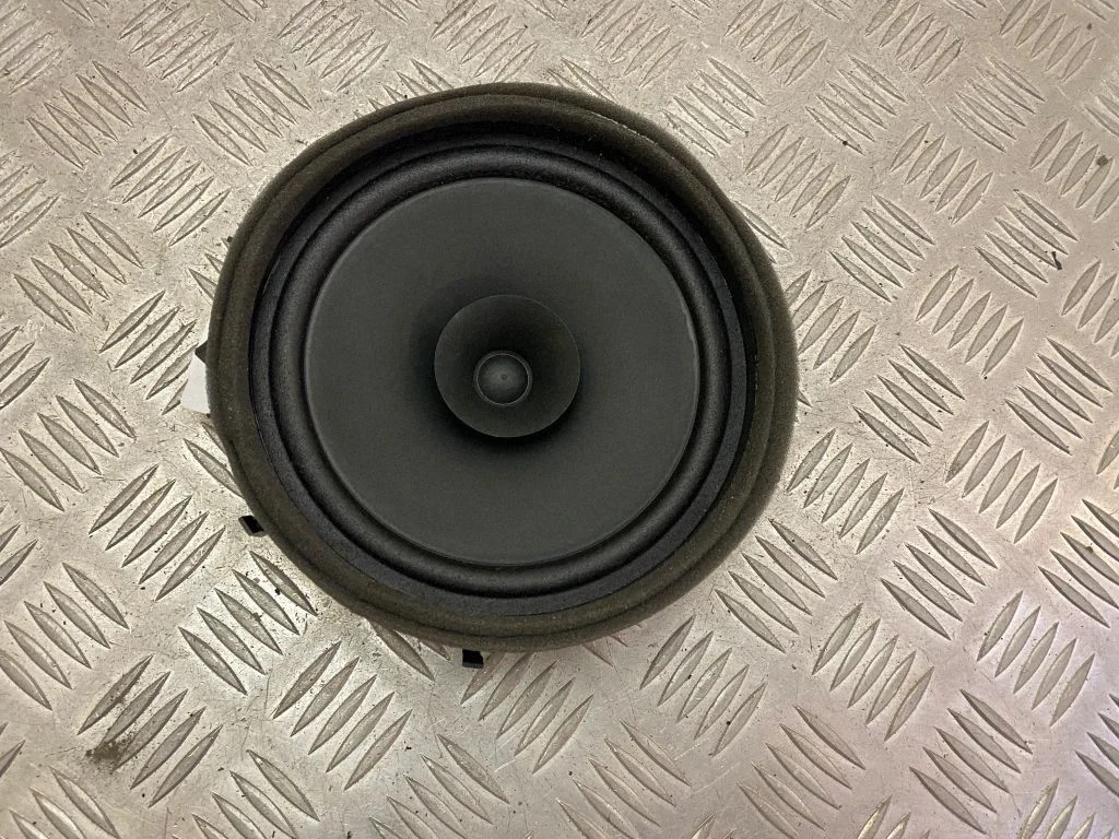 Front door speaker – Mitsubishi Outlander (2013-2021)