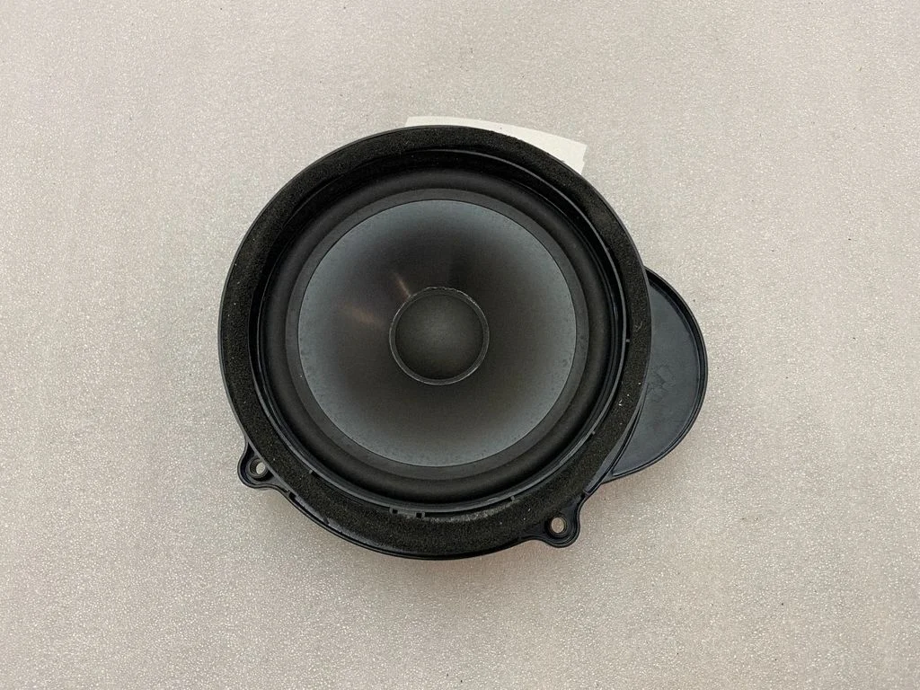 Skaļrunis (-ņi) priekšējās durvīs 5H2270451KB