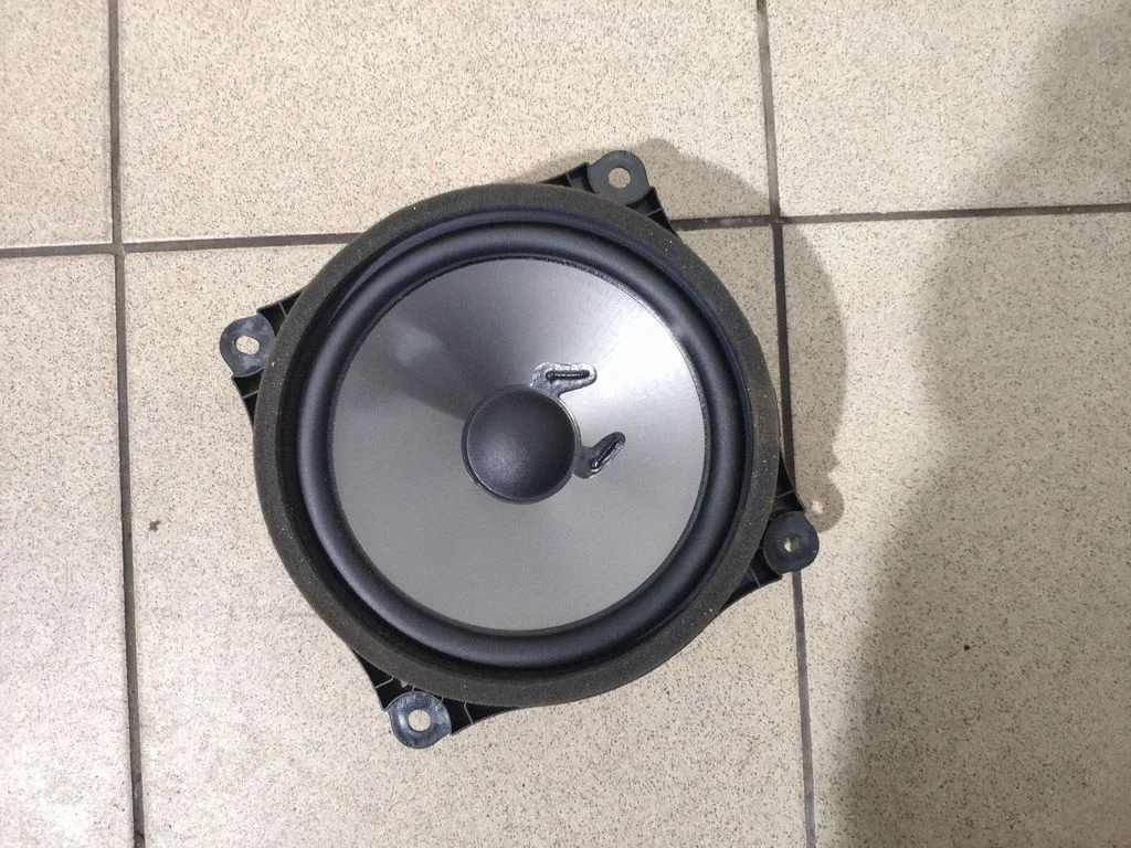 Esiukse kõlar(id) – Lexus IS III XE30 (2013-2020)