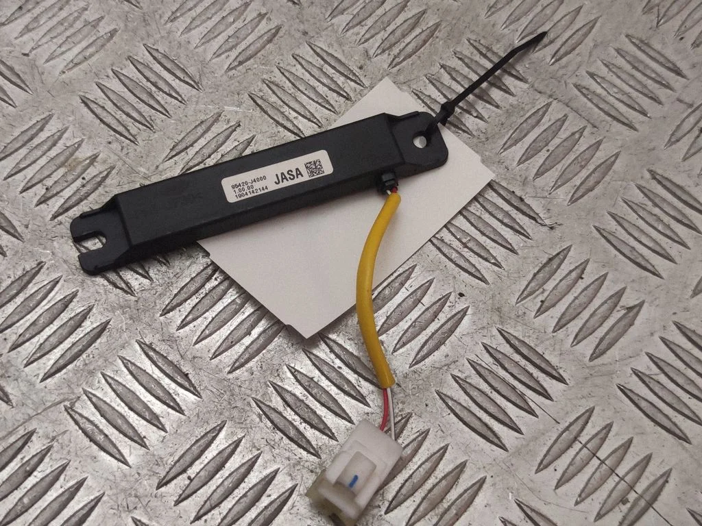 Antenas pastiprinātājs 95420J4000