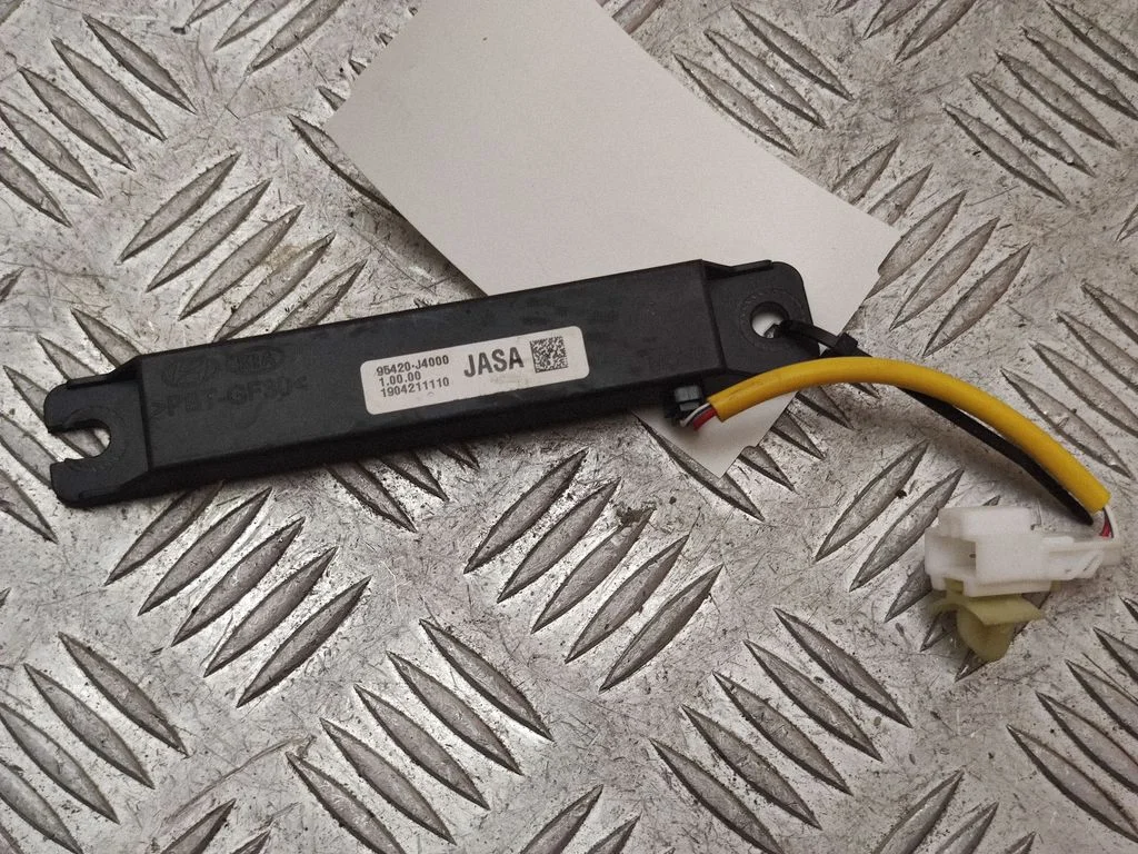 Antenas pastiprinātājs 95420J4000