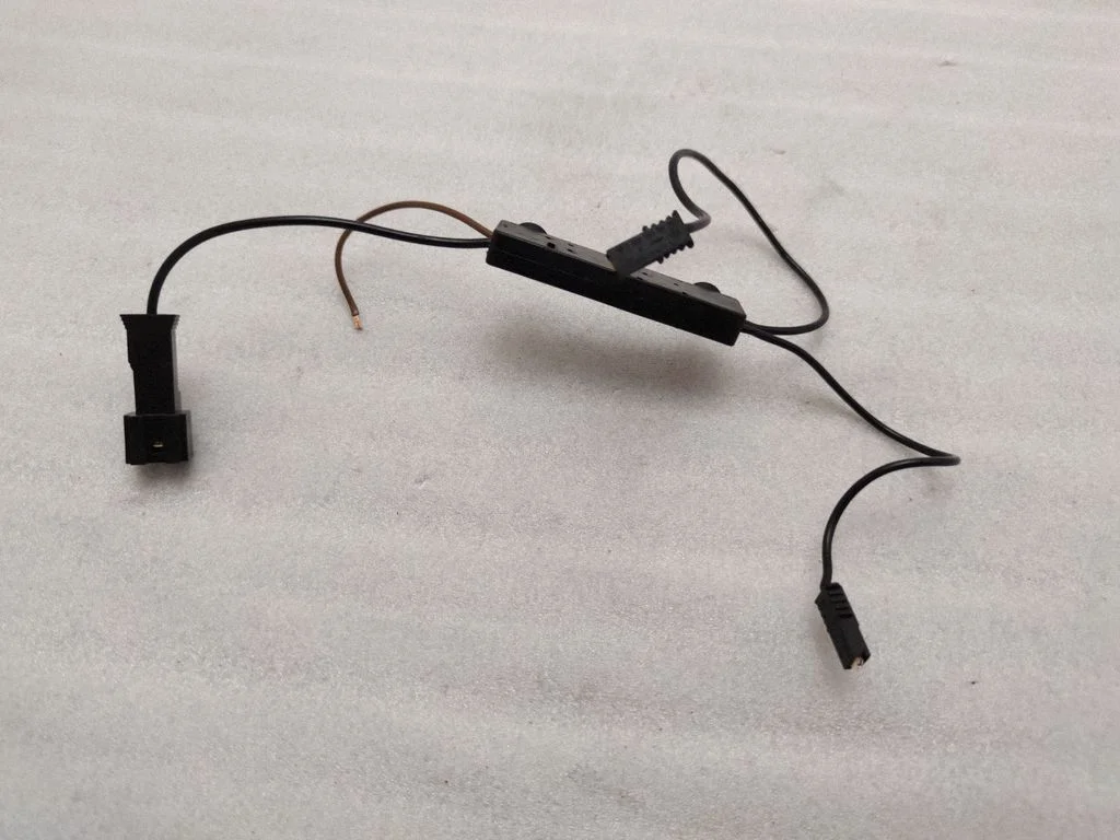 Antenas pastiprinātājs A2128704589