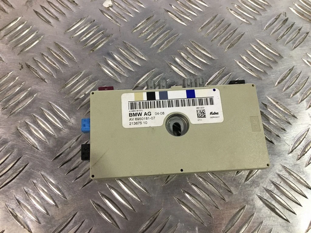 Antenas pastiprinātājs 695018107