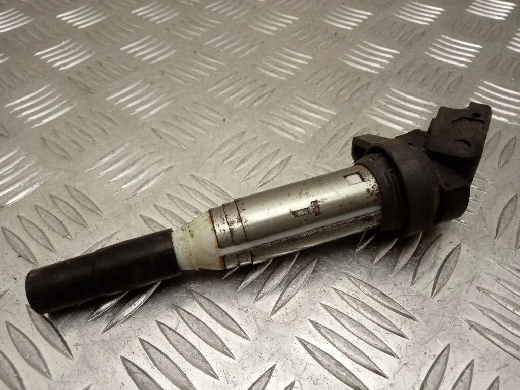 High voltage ignition coil 28372862