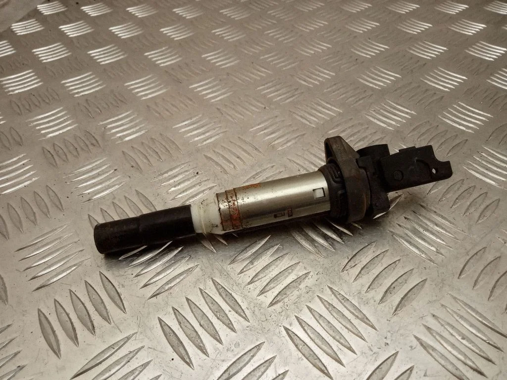 High voltage ignition coil 28372862